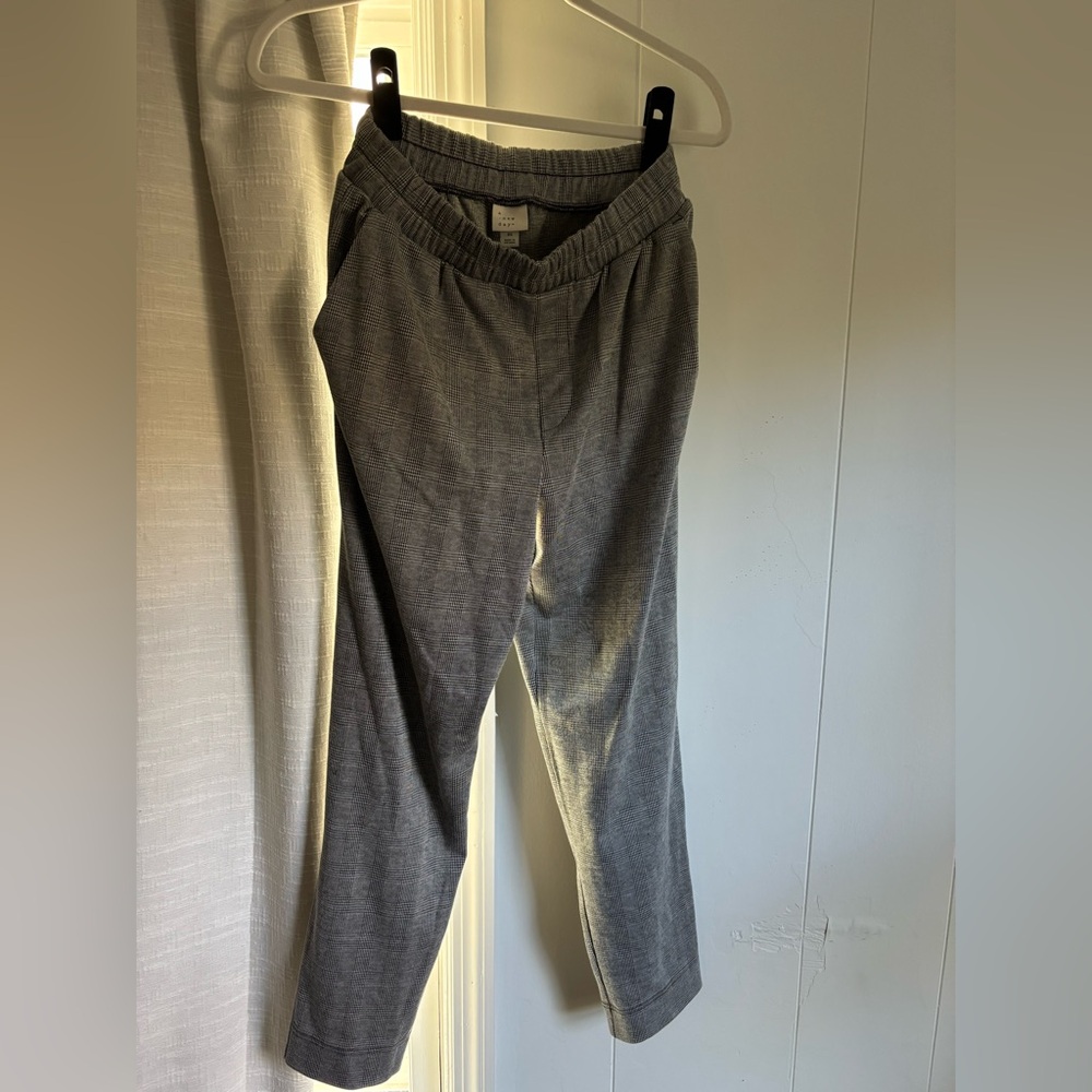 Woman’s Gray Pants